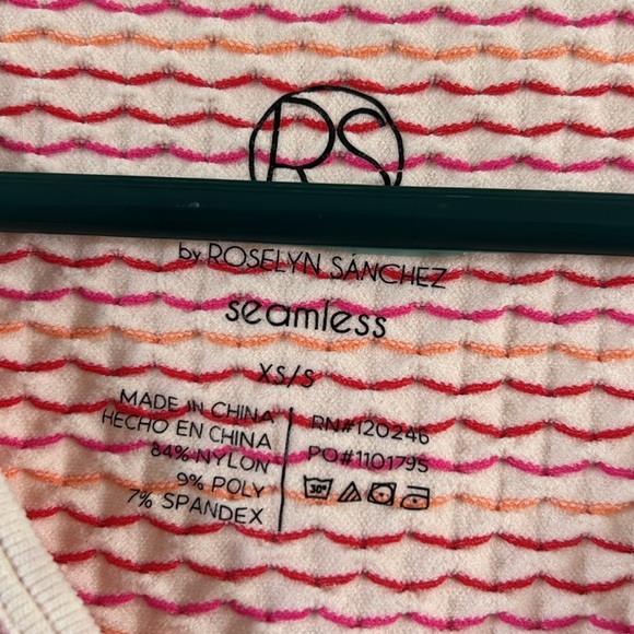 Roselyn Sanchez seamless stretchy tank top in a white, pink, and orange pattern - Picture 5 of 6